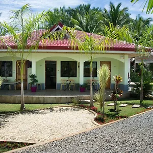  Apartment The Three Shooting Stars Philippinen